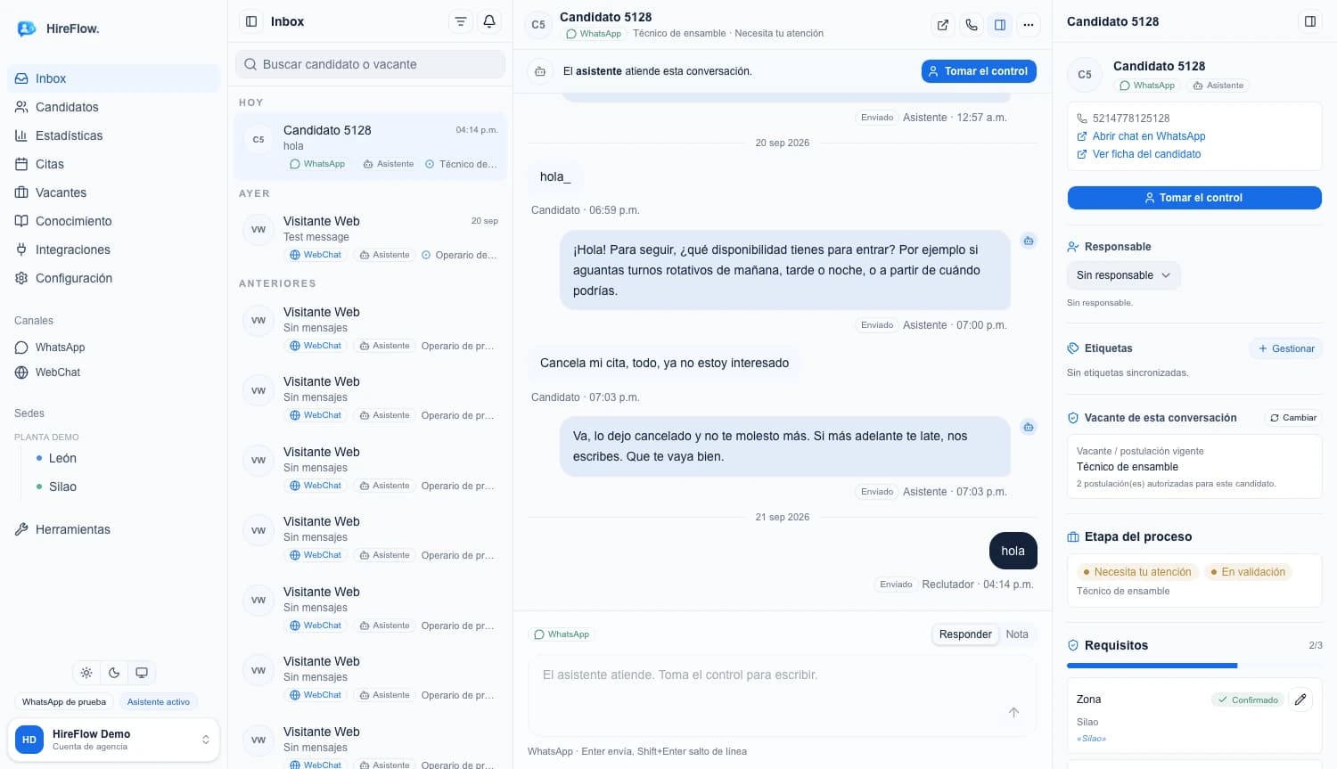 Interfaz real de HireFlow con la bandeja compartida, conversación y contexto del candidato
